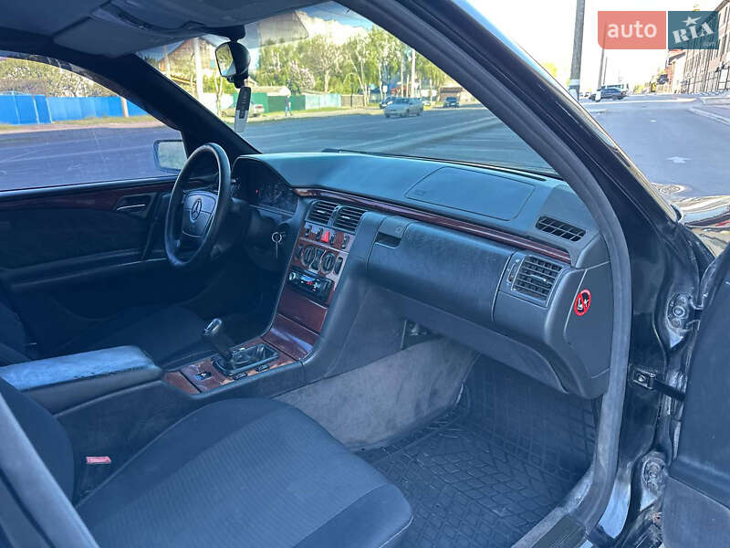 Седан Mercedes-Benz E-Class 1996 в Белой Церкви