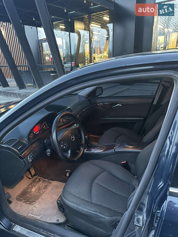 Седан Mercedes-Benz E-Class 2002 в Каменец-Подольском