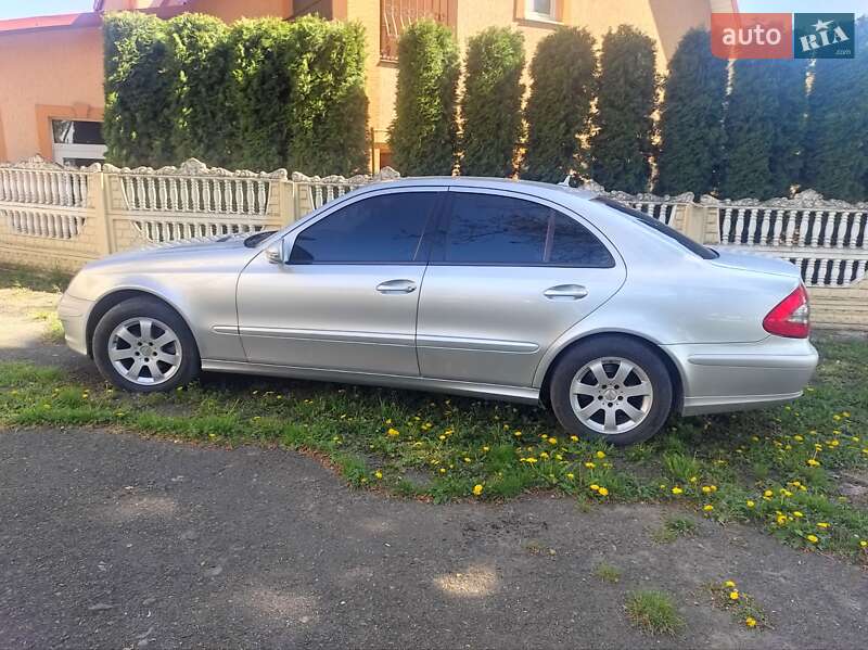 Седан Mercedes-Benz E-Class 2007 в Черновцах