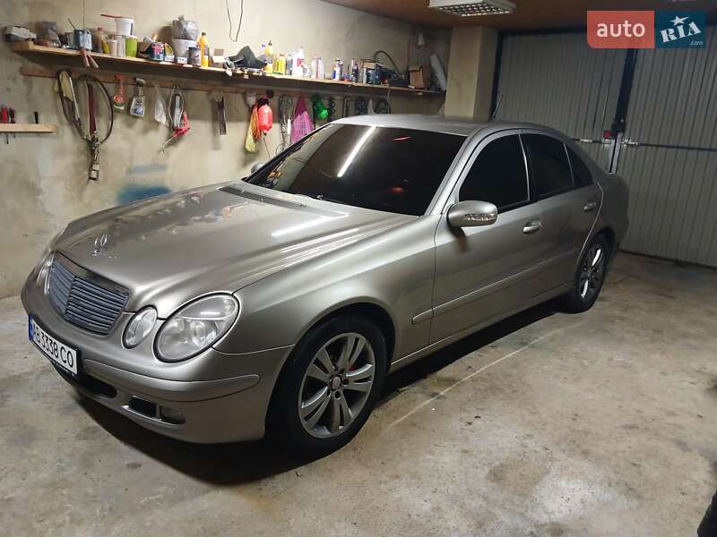 Седан Mercedes-Benz E-Class 2006 в 
