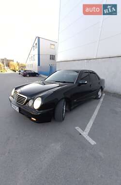 Седан Mercedes-Benz E-Class 2001 в 