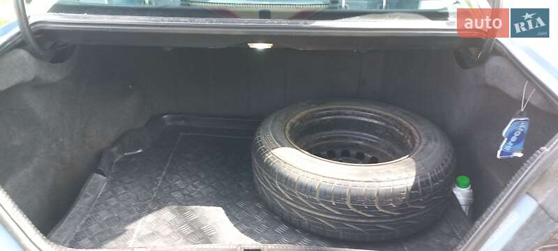 Седан Mercedes-Benz E-Class 1990 в Катюжанке