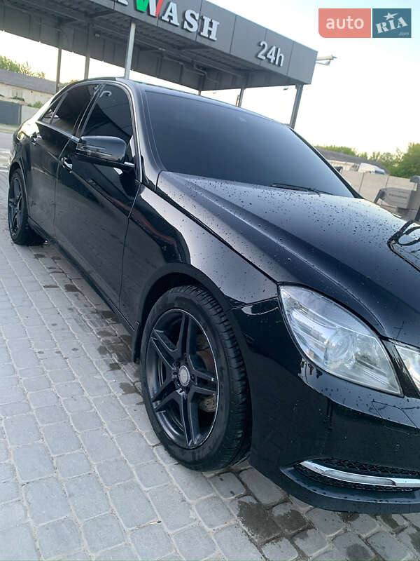 Седан Mercedes-Benz E-Class 2012 в Хмельницькому
