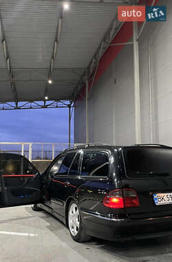 Універсал Mercedes-Benz E-Class 2001 в 