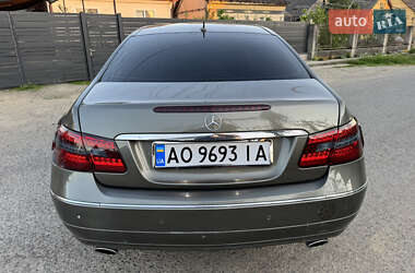 Купе Mercedes-Benz E-Class 2011 в 