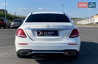 Седан Mercedes-Benz E-Class 2017 в 