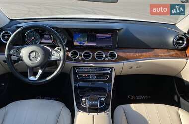 Седан Mercedes-Benz E-Class 2017 в 