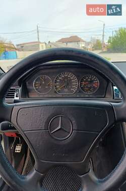 Купе Mercedes-Benz E-Class 1993 в 