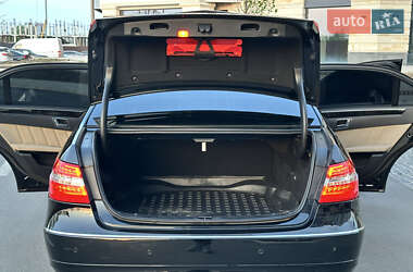 Седан Mercedes-Benz E-Class 2012 в 