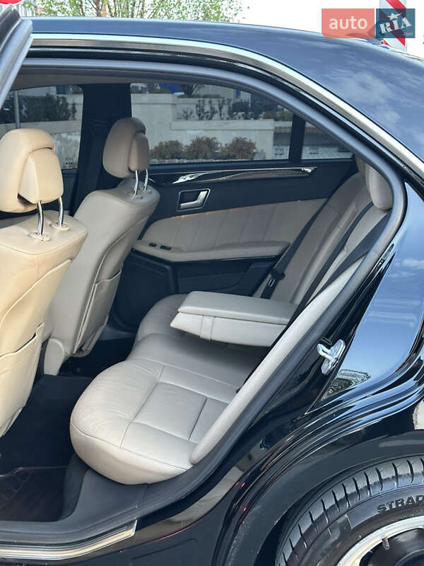 Седан Mercedes-Benz E-Class 2012 в Умані