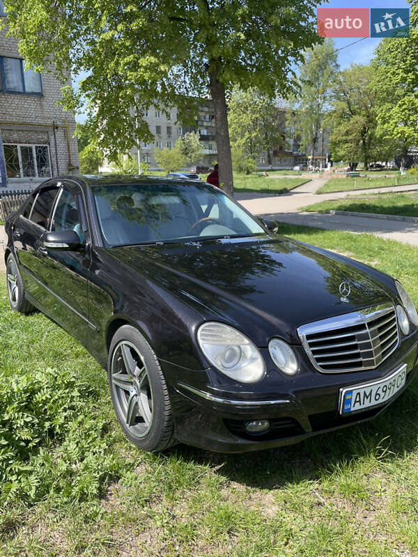 Седан Mercedes-Benz E-Class 2006 в Житомирі
