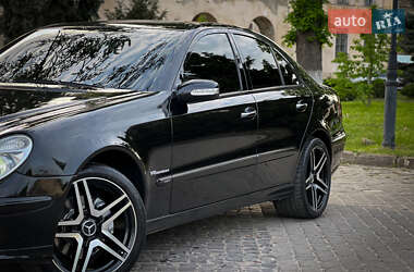 Седан Mercedes-Benz E-Class 2004 в 