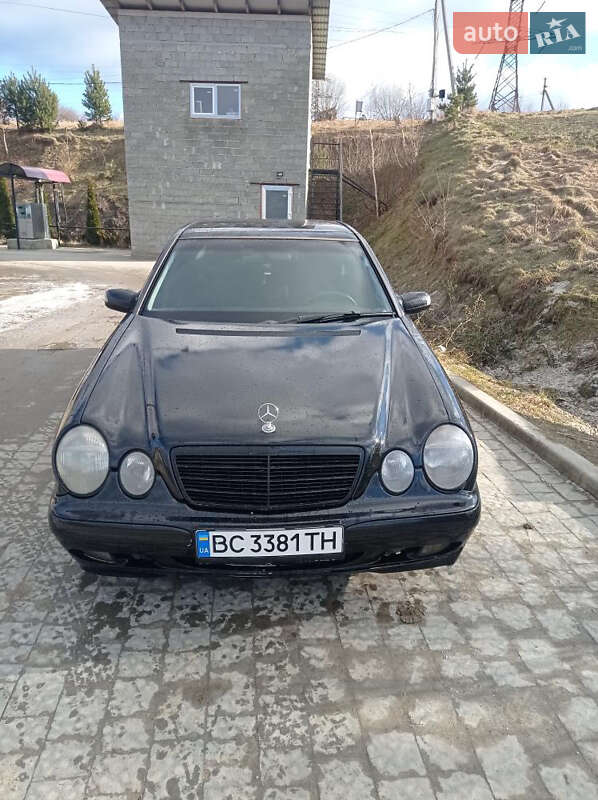 Седан Mercedes-Benz E-Class 2001 в Турці