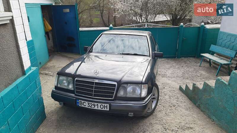 Седан Mercedes-Benz E-Class 1995 в 