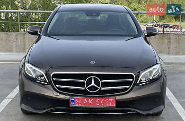 Седан Mercedes-Benz E-Class 2017 в 