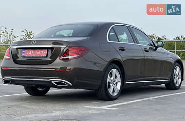 Седан Mercedes-Benz E-Class 2017 в 