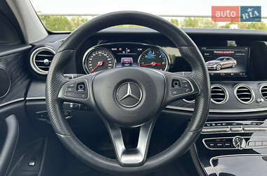 Седан Mercedes-Benz E-Class 2017 в 