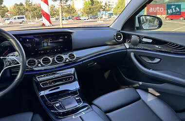 Седан Mercedes-Benz E-Class 2022 в 