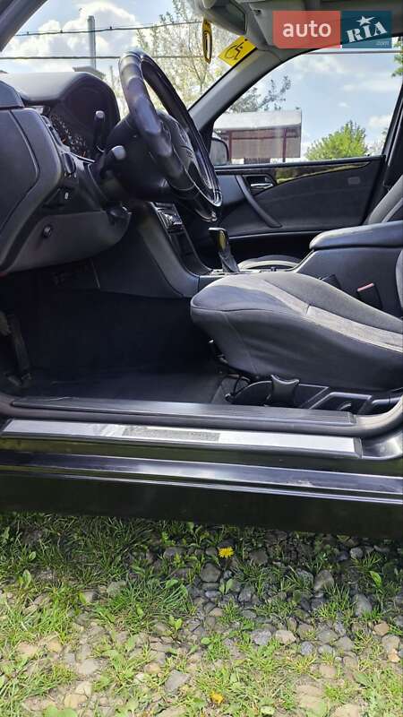 Седан Mercedes-Benz E-Class 2001 в Бориславе