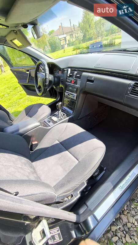 Седан Mercedes-Benz E-Class 2001 в Бориславе