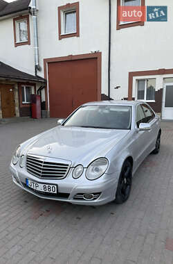 Седан Mercedes-Benz E-Class 2008 в 