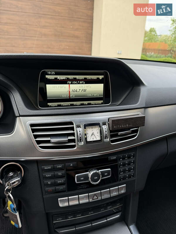 Седан Mercedes-Benz E-Class 2013 в Львове