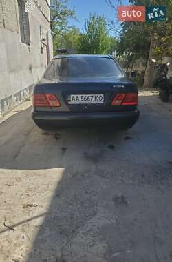 Седан Mercedes-Benz E-Class 1996 в 