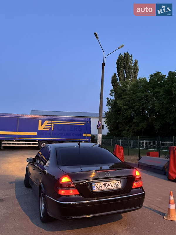 Седан Mercedes-Benz E-Class 2003 в 