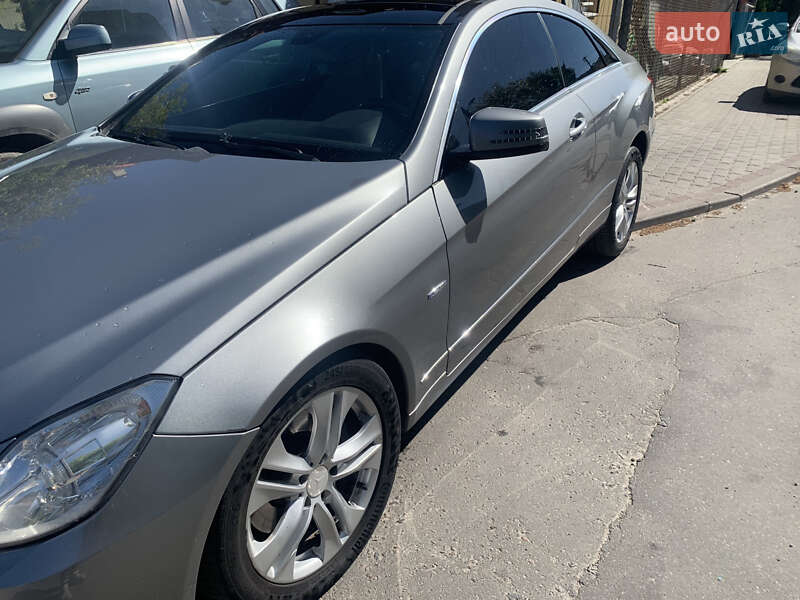 Купе Mercedes-Benz E-Class 2011 в Львові