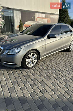Седан Mercedes-Benz E-Class 2011 в 