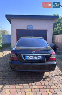 Седан Mercedes-Benz E-Class 2007 в 