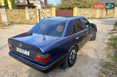 Седан Mercedes-Benz E-Class 1988 в Киеве