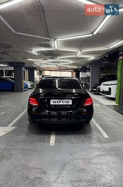 Седан Mercedes-Benz E-Class 2017 в 