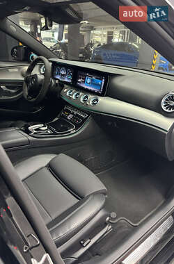 Седан Mercedes-Benz E-Class 2017 в 