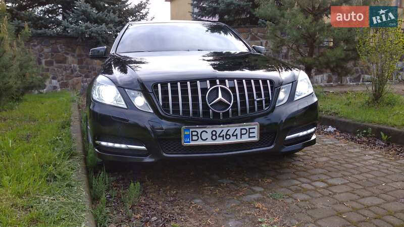 Седан Mercedes-Benz E-Class 2011 в Бродах