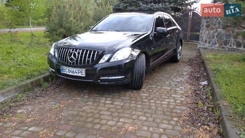 Седан Mercedes-Benz E-Class 2011 в Бродах