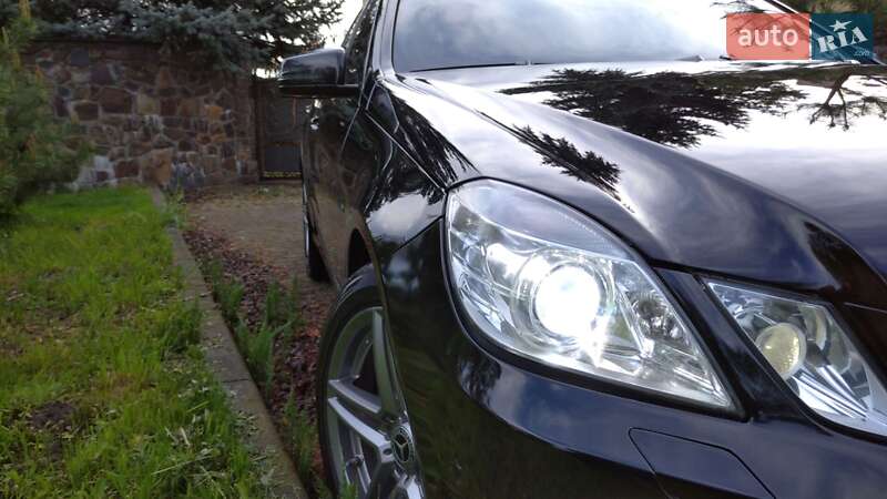 Седан Mercedes-Benz E-Class 2011 в Бродах