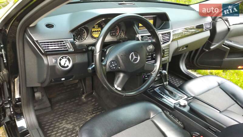 Седан Mercedes-Benz E-Class 2011 в Бродах