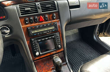 Седан Mercedes-Benz E-Class 2002 в 