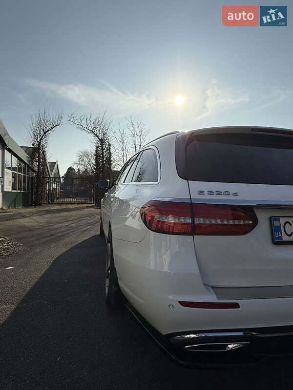Універсал Mercedes-Benz E-Class 2017 в Чернівцях