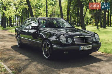 Седан Mercedes-Benz E-Class 1999 в Києві