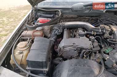 Седан Mercedes-Benz E-Class 1993 в 