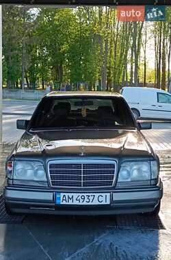 Седан Mercedes-Benz E-Class 1993 в 