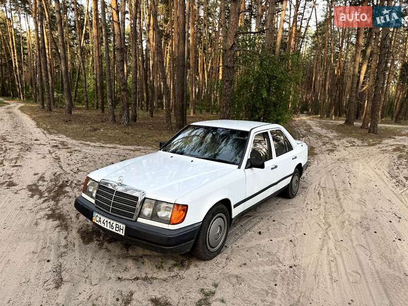 Mercedes-Benz E-Class 1987
