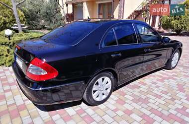 Седан Mercedes-Benz E-Class 2008 в 