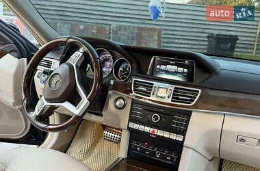 Седан Mercedes-Benz E-Class 2015 в 