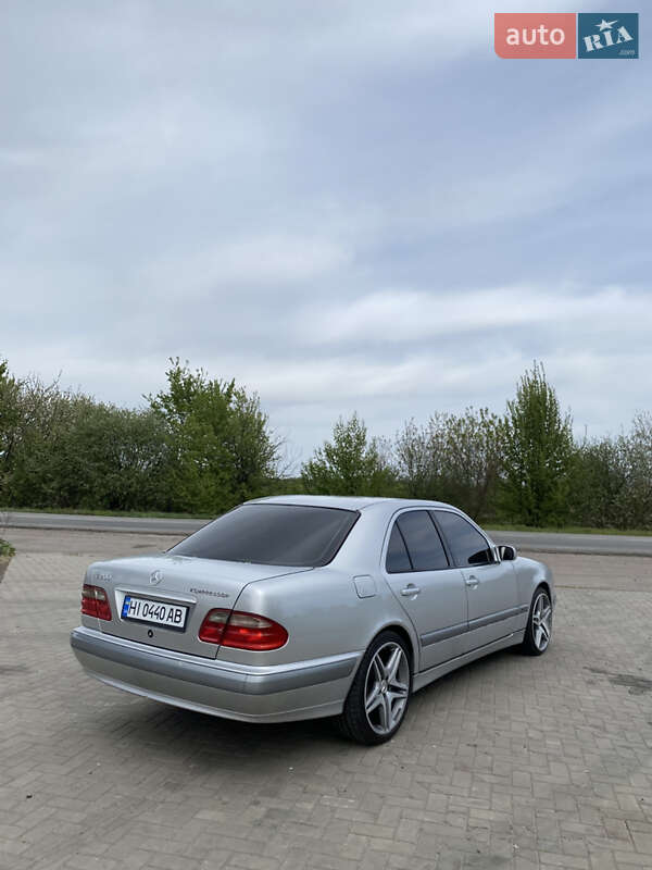 Седан Mercedes-Benz E-Class 2000 в Семенівці