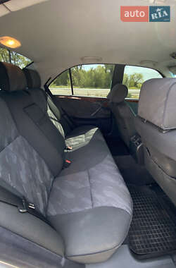 Седан Mercedes-Benz E-Class 2000 в 
