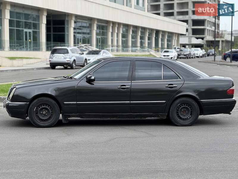 Седан Mercedes-Benz E-Class 1997 в Дніпрі