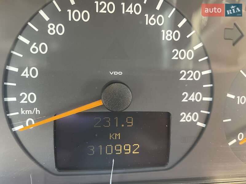 Седан Mercedes-Benz E-Class 2001 в Арцизові